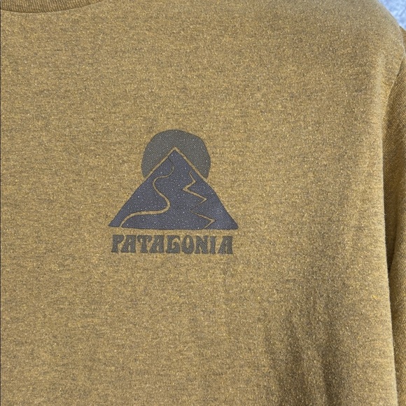 Patagonia Men's‎ Responsibili-Tee Slow by Nature Mountains Shirt Size Medium - Picture 4 of 9